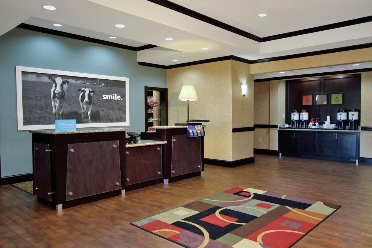 Hampton Inn & Suites Buffalo Zewnętrze zdjęcie